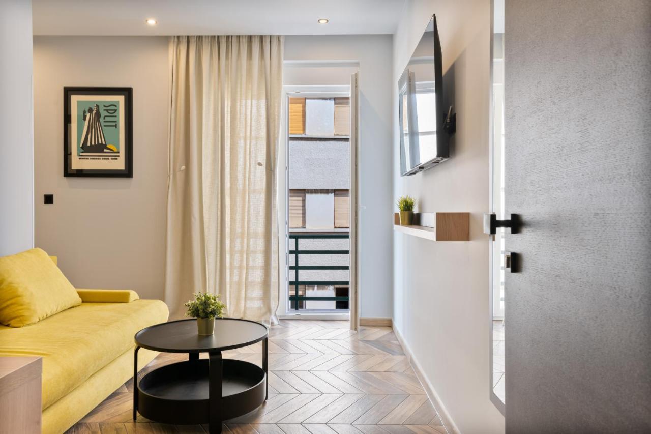 West Coast Deluxe Rooms Split Exterior photo