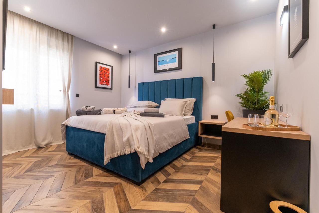 West Coast Deluxe Rooms Split Exterior photo