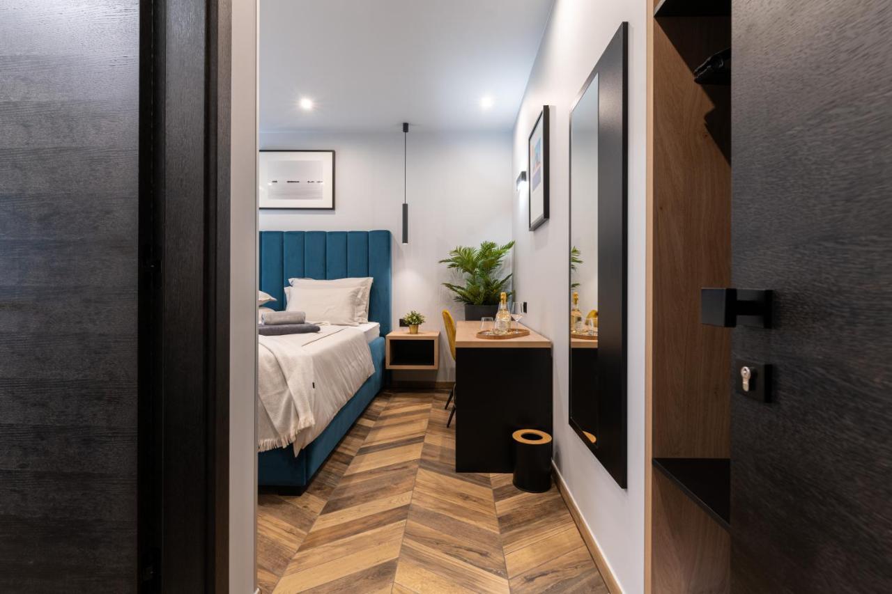 West Coast Deluxe Rooms Split Exterior photo